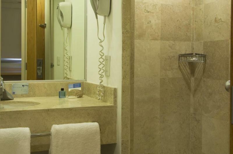 One Puebla Finsa Hotel Ngoại thất bức ảnh